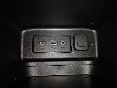 Used 2022 Chevrolet Equinox LS w/ LS Convenience Package image 23