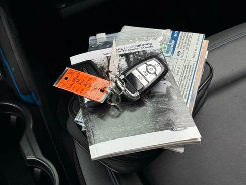 Used 2023 Ford Bronco Black Diamond image 5