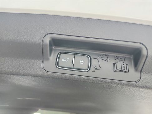 Used 2024 Ford Explorer XLT w/ Equipment Group 202A image 43