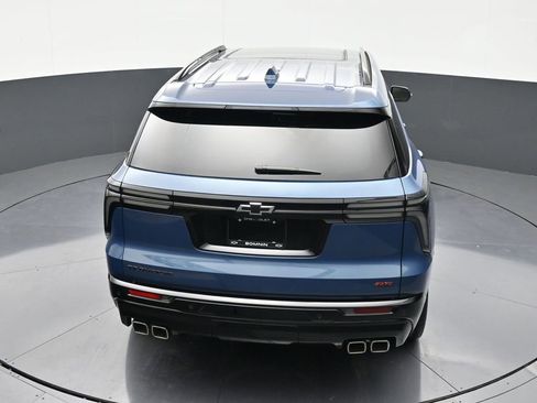 Used 2024 Chevrolet Traverse RS image 12