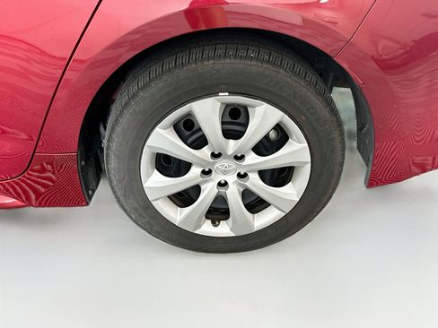 Used 2025 Toyota Corolla LE FWD image 11