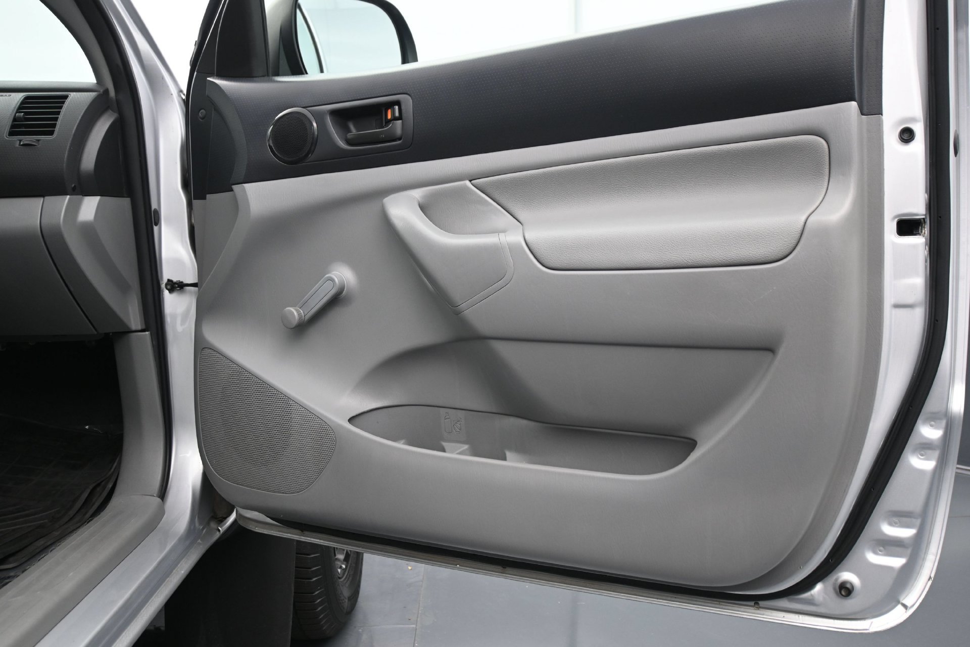 Used 2012 Toyota Tacoma 4x4 Regular Cab image 12