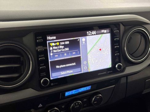 Used 2023 Toyota Tacoma TRD Off-Road w/ Technology Package AWD/4WD image 12