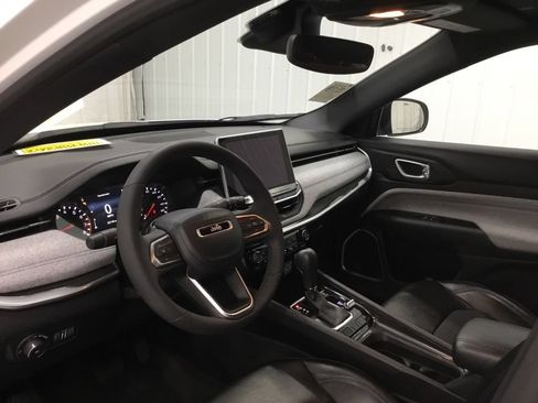 Used 2023 Jeep Compass Latitude w/ Convenience Group AWD/4WD image 12