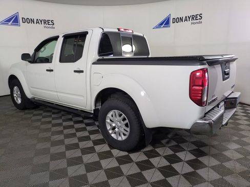 Used 2016 Nissan Frontier SV image 3