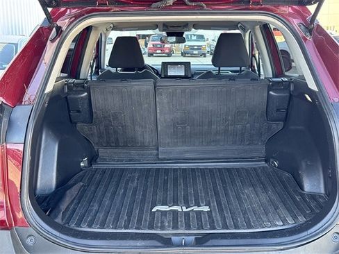 Used 2022 Toyota RAV4 LE image 31