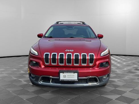 Used 2017 Jeep Cherokee Limited AWD/4WD image 2