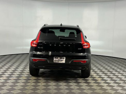 Used 2025 Volvo XC40 B5 Plus image 7