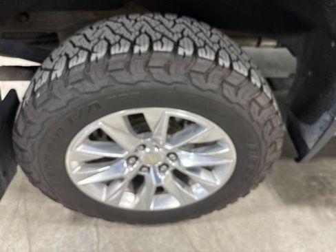 Used 2019 Chevrolet Silverado 1500 LTZ w/ LTZ Plus Package AWD/4WD image 12