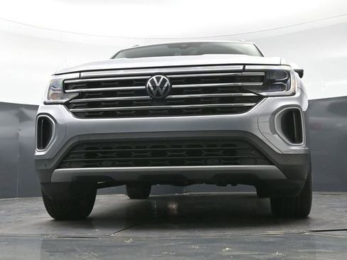 Used 2025 Volkswagen Atlas SE FWD image 42