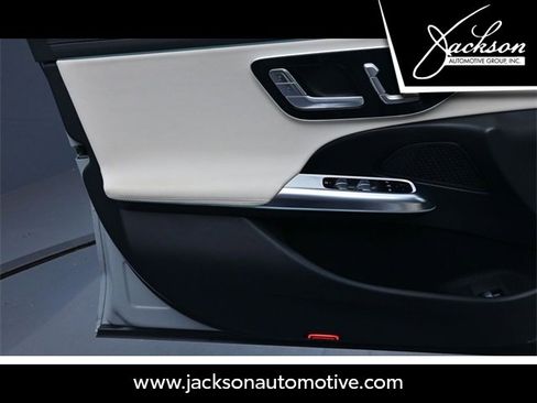 Used 2025 Mercedes-Benz E 350 Sedan image 21