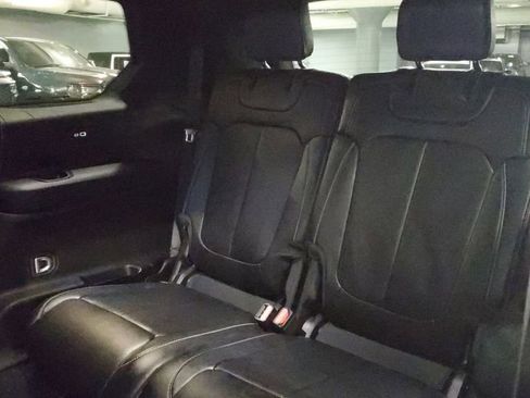 Used 2025 Jeep Grand Cherokee L Limited image 16