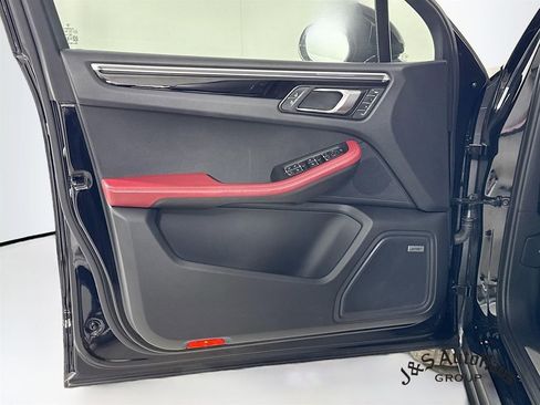 Used 2024 Porsche Macan S image 22