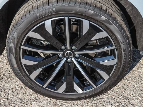 New 2026 Volvo XC90 B5 Plus w/ Protection Package image 11