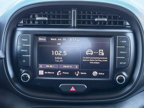 Used 2024 Kia Soul LX w/ Option Group 015 FWD image 16