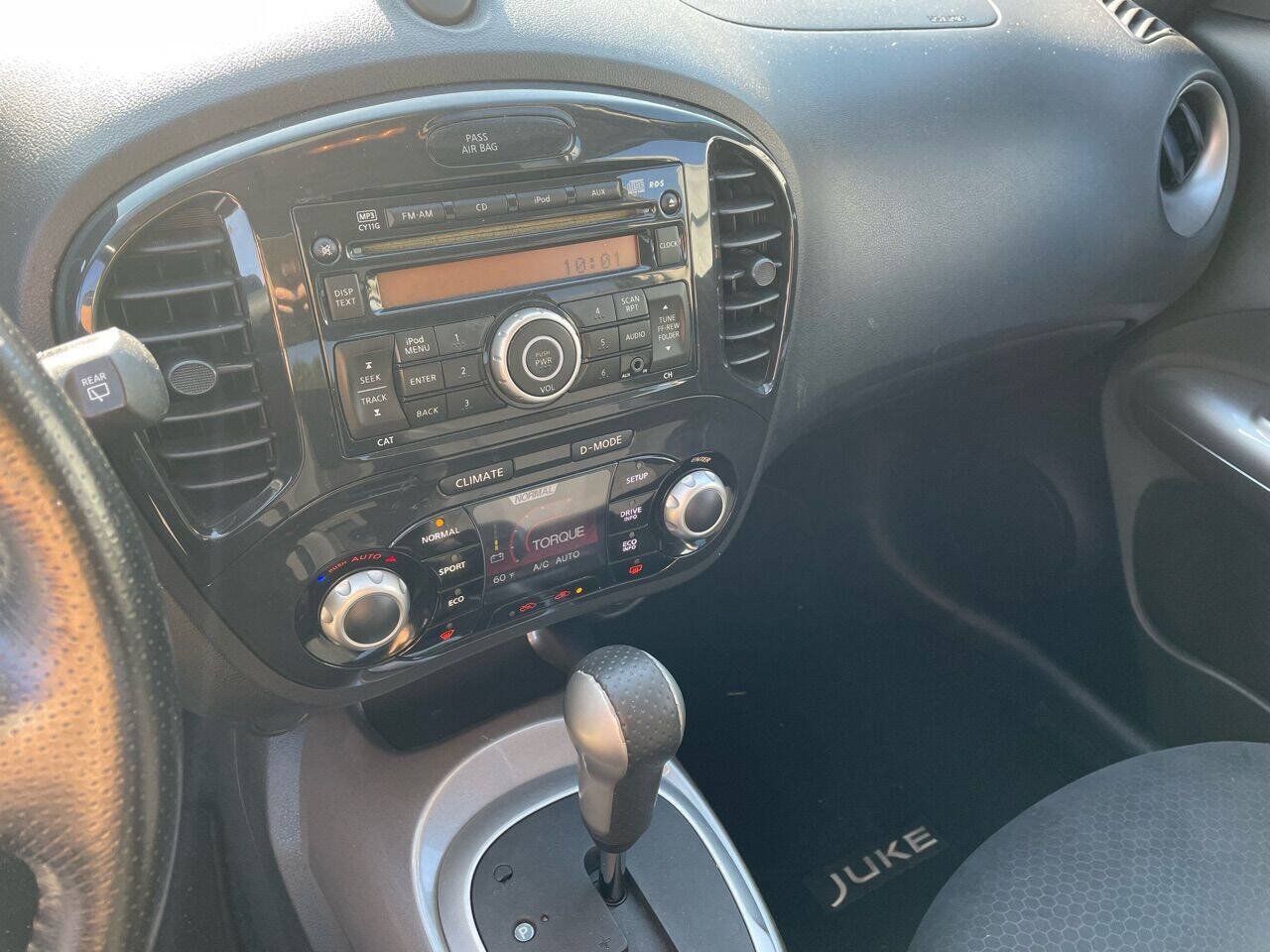 Used 2011 Nissan Juke SV FWD image 14