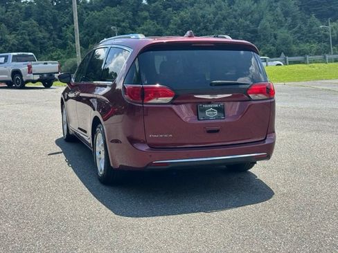 Used 2020 Chrysler Pacifica Touring-L Plus w/ Tire & Wheel Group FWD image 6