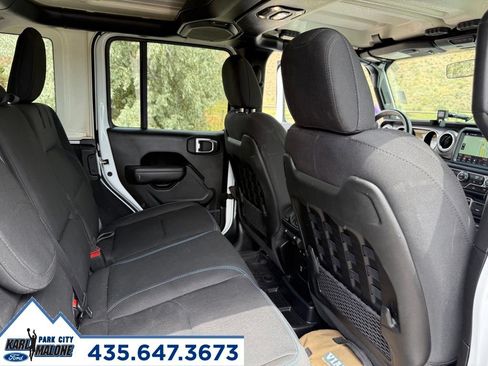 Used 2023 Jeep Wrangler Unlimited Rubicon 4xe w/ Cold Weather Group AWD/4WD image 36
