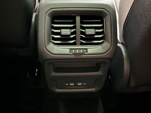 New 2026 Volkswagen Taos SE AWD/4WD image 11
