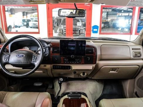 Used 2007 Ford F550 4x4 Crew Cab Super Duty image 14