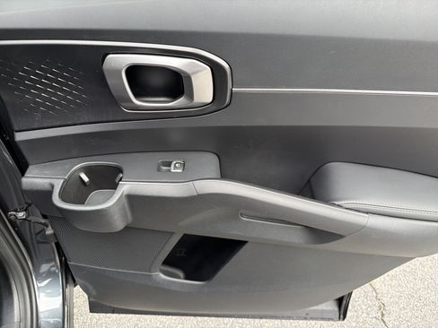 Used 2024 Kia Sorento S w/ Panoramic Sunroof Package FWD image 17