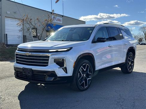 Used 2025 Chevrolet Traverse High Country w/ LPO, Floor Liner Package image 23