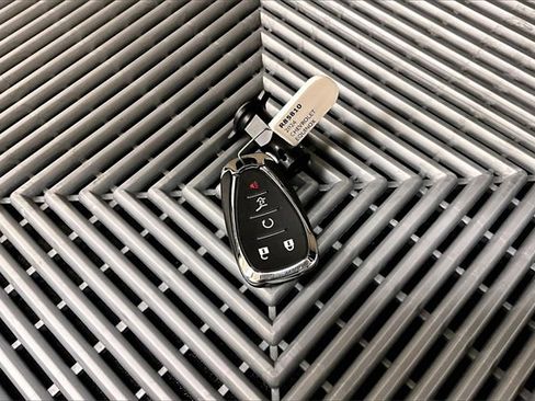 Used 2024 Chevrolet Equinox Premier image 9