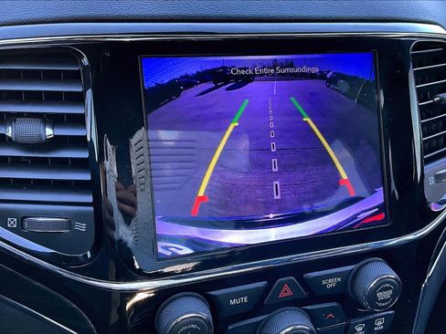 Used 2020 Jeep Grand Cherokee Limited image 27