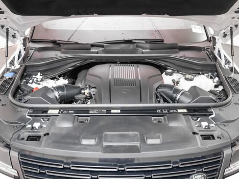Used 2025 Land Rover Range Rover Sport Dynamic SE image 3