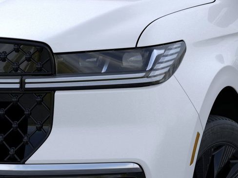 New 2026 Lincoln Navigator Reserve w/ Jet Appearance Package image 18