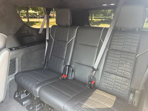 Used 2025 Cadillac Escalade ESV Sport Platinum w/ LPO, ONYX Package AWD/4WD image 23