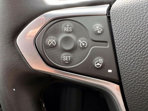 Used 2023 Chevrolet Traverse Premier AWD/4WD image 18