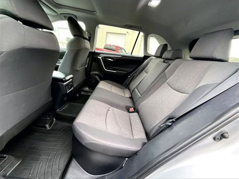Used 2019 Toyota RAV4 XLE image 22
