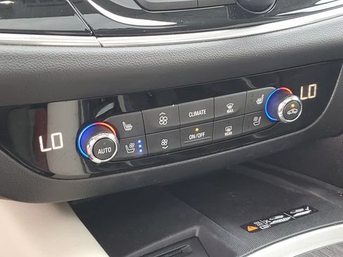 Certified 2023 Buick Enclave Avenir w/ Trailering Package, 5000 lbs. AWD/4WD image 18