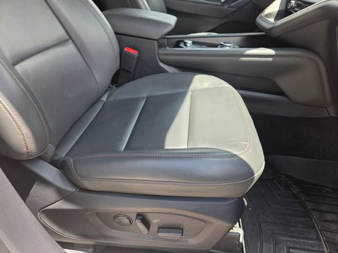 Used 2025 Ford Explorer Active w/ Active Comfort Package AWD/4WD image 29