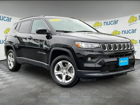 Used 2024 Jeep Compass Latitude w/ Altitude Special Edition image 1
