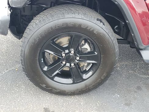 Used 2022 Jeep Wrangler Unlimited Sahara image 31