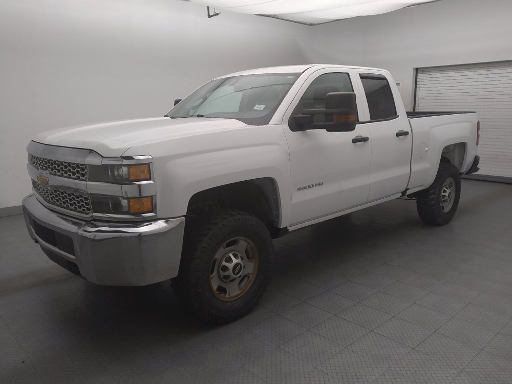 Used 2019 Chevrolet Silverado 2500 W/T AWD/4WD image 2