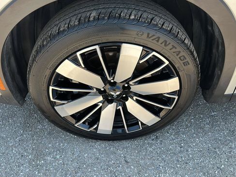 Used 2025 Mitsubishi Outlander SE AWD/4WD image 12