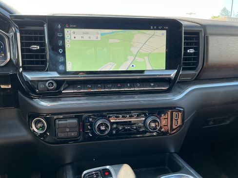 Certified 2024 Chevrolet Silverado 1500 High Country w/ Z71 Off-Road Package AWD/4WD image 9