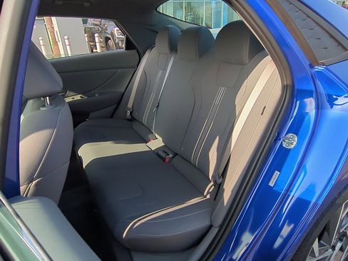 Used 2025 Hyundai Elantra Sport image 23