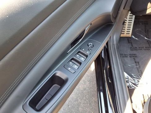 Certified 2025 Hyundai Elantra Sport FWD image 14