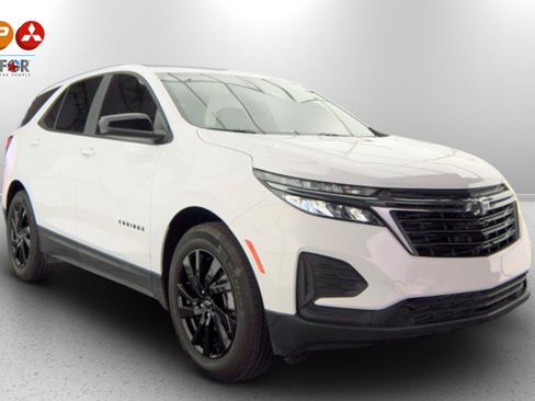 Used 2024 Chevrolet Equinox LS w/ LS Convenience Package image 4