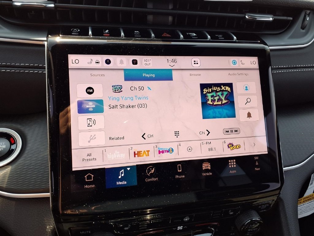 New 2027 Jeep Grand Cherokee Laredo X AWD/4WD image 5