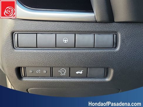 Used 2025 Nissan Rogue SV image 20