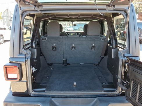 Used 2021 Jeep Wrangler Unlimited Sport image 29