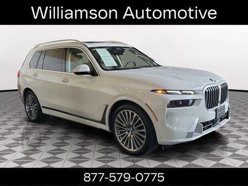 Used 2024 BMW X7 xDrive40i w/ Premium Package AWD/4WD image 1