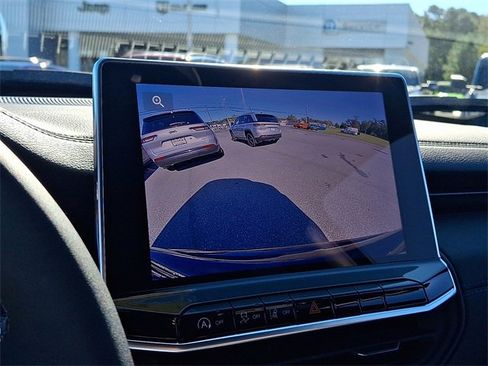 New 2026 Jeep Compass Latitude image 13
