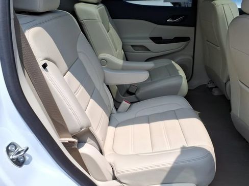 Used 2023 GMC Acadia Denali w/ Denali Technology Package AWD/4WD image 22