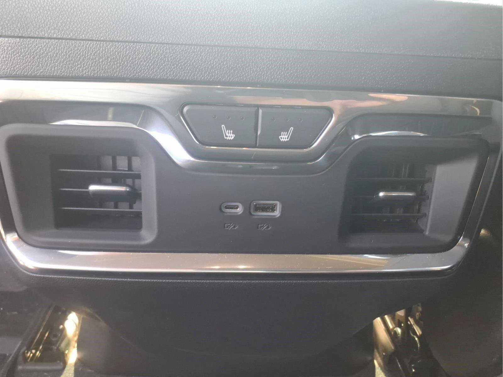 Certified 2026 Chevrolet Silverado 2500 LTZ w/ LTZ Convenience Package AWD/4WD image 15